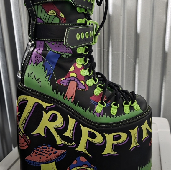 Dolls Kill Black and Green Trippy Platform Boots.No Longer Made LIMITED EDITION - Picture 5 of 5